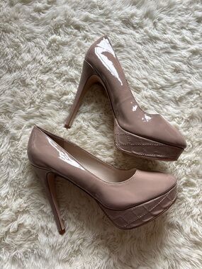 Shoe Dazzle Blush Patent Quilted Platform Pumps
